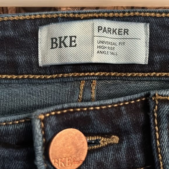 Like new BKE Parker jeans - Picture 2 of 5
